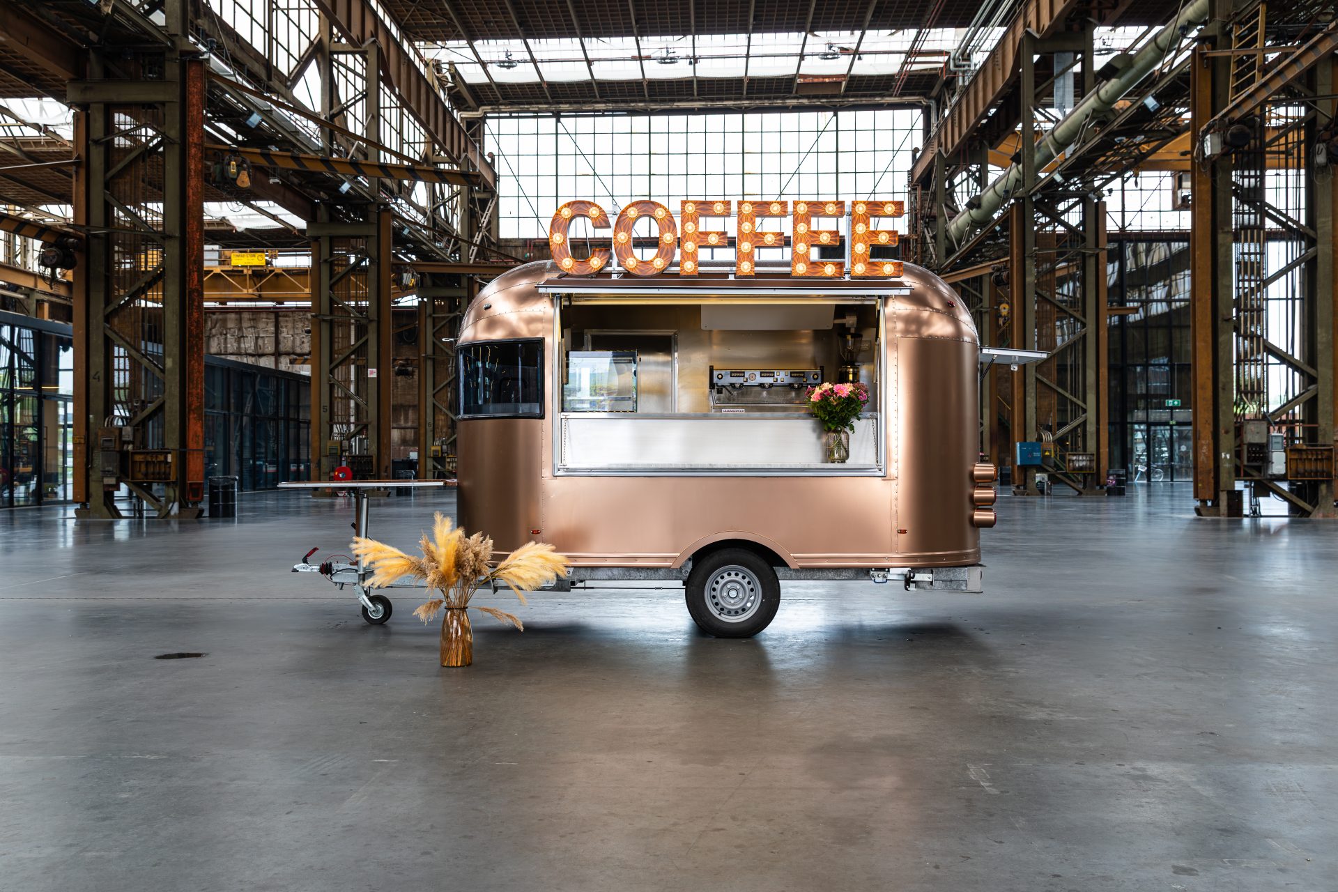 Koffietrucks in brons